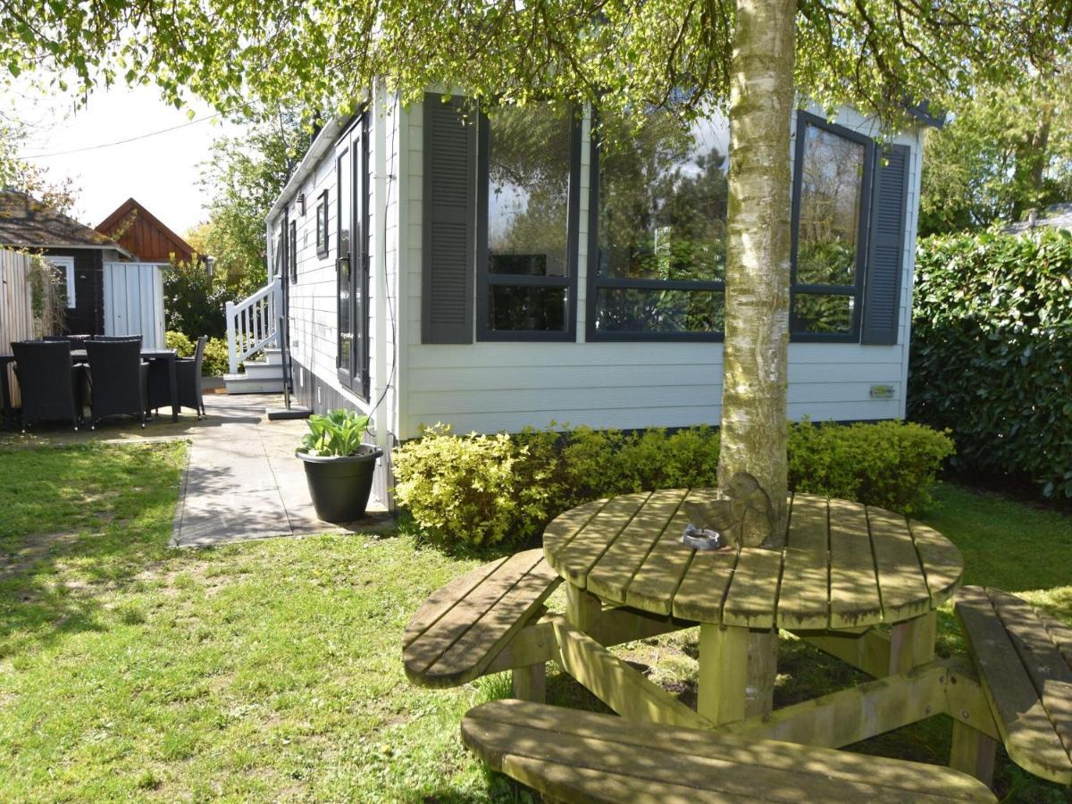 Cozy Chalet For 5P With Garden In A Lovely Area Near Goedereede Exterior foto